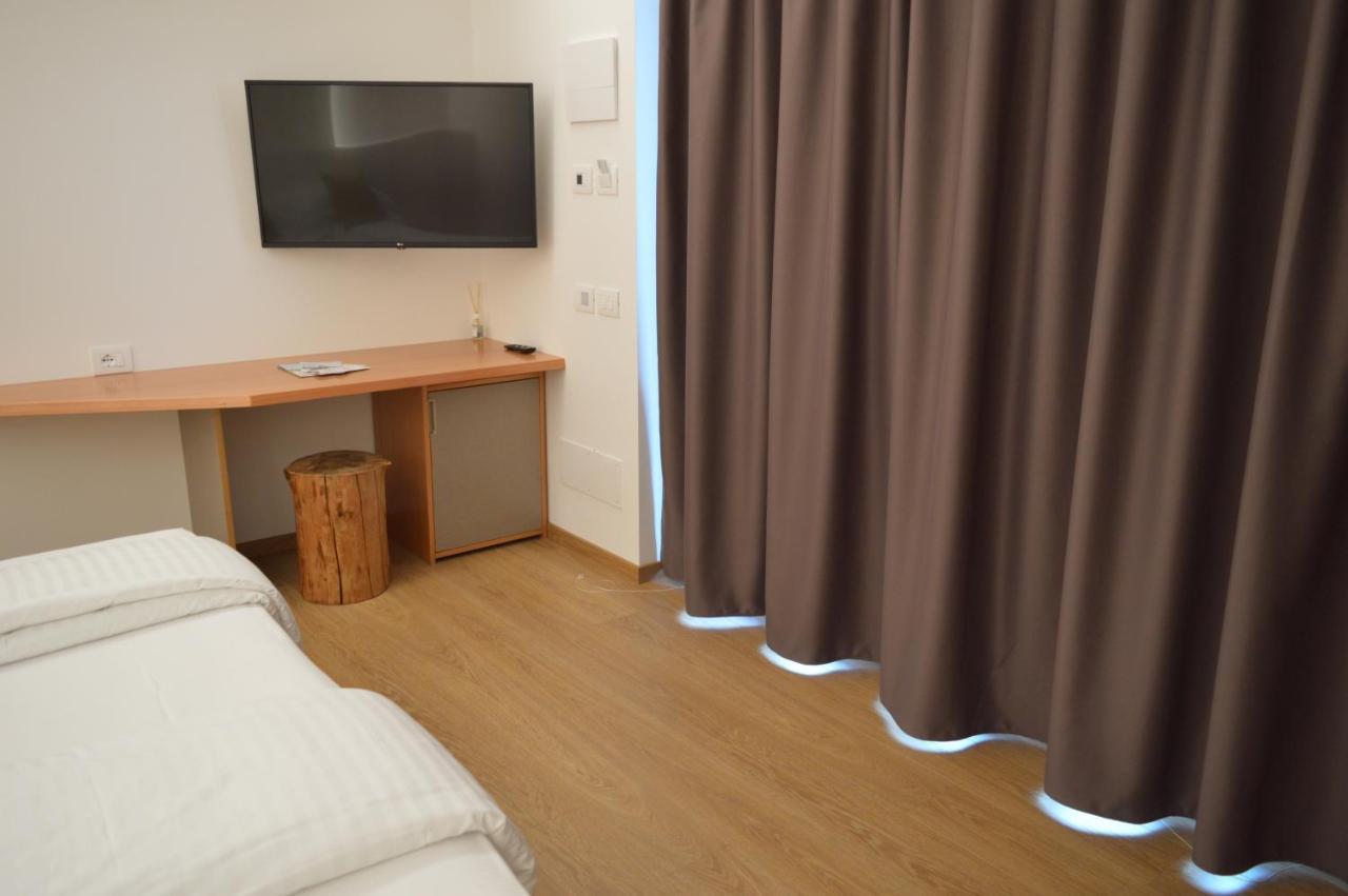 בורגטו די וארה Agriturismo Terre Di Ginepro מראה חיצוני תמונה