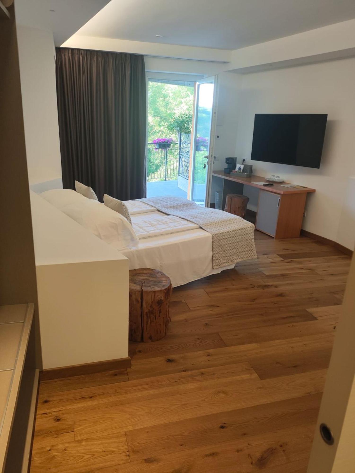 בורגטו די וארה Agriturismo Terre Di Ginepro מראה חיצוני תמונה
